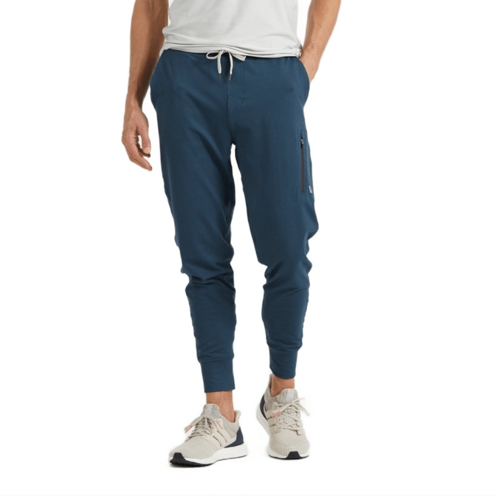 NWT Vuori Sunday Performance Jogger in Indigo, Medium